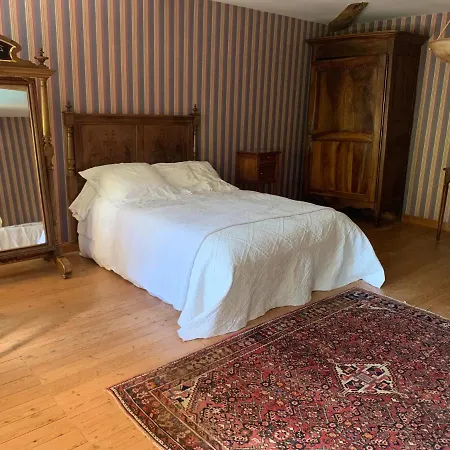 Buisson Et D'hote Laruscade