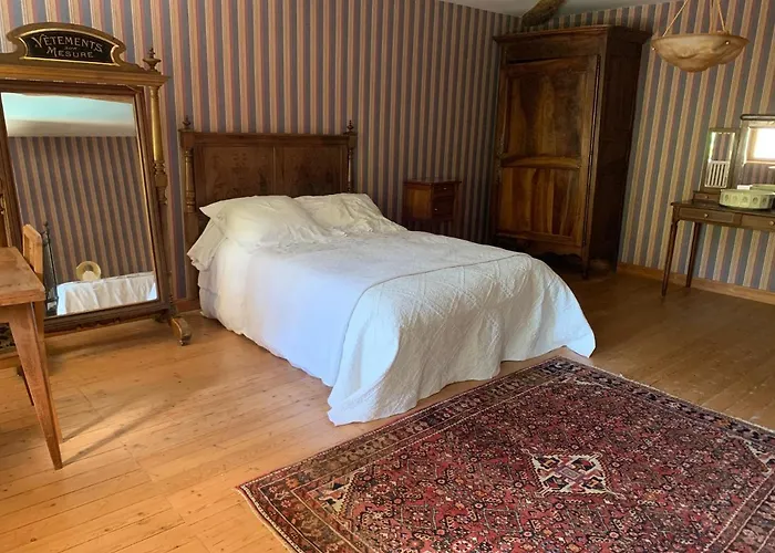 Buisson Et D'hote Laruscade