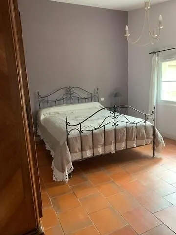 Buisson Et D'hote Bed and Breakfast 3*